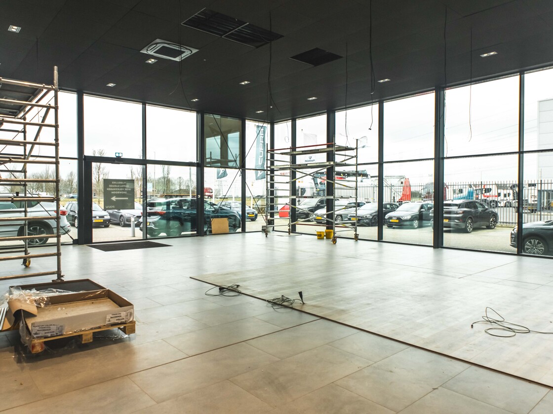 Pouw opent deuren van CUPRA Garage Zwolle