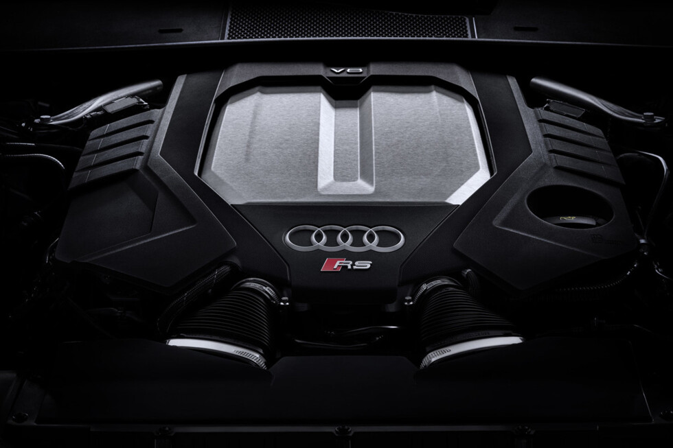092019 Audi RS6 Avant-04.jpg