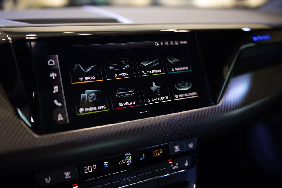 Audi e-tron GT 2022 interieur-5