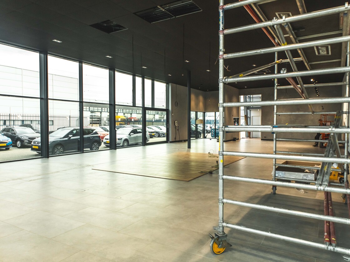 Pouw opent deuren van CUPRA Garage Zwolle