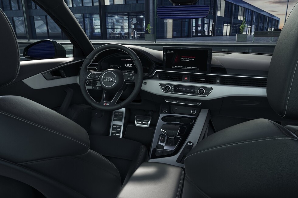 Audi A4 Avant S edition competition 2023 (1)